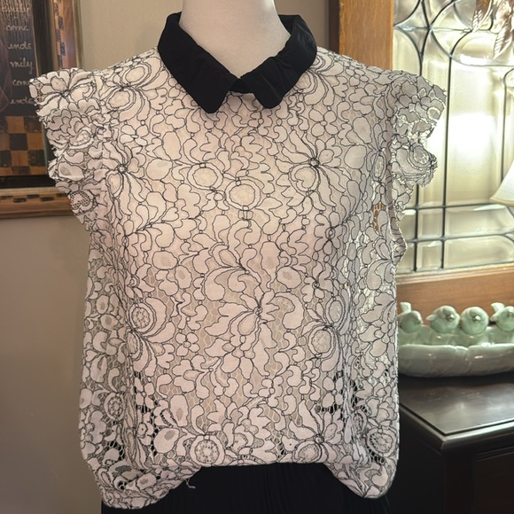Lace blouse. Black and white. - Picture 3 of 4